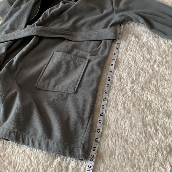 Youth Grey Robe size: Medium 8-10 - Picture 8 of 10